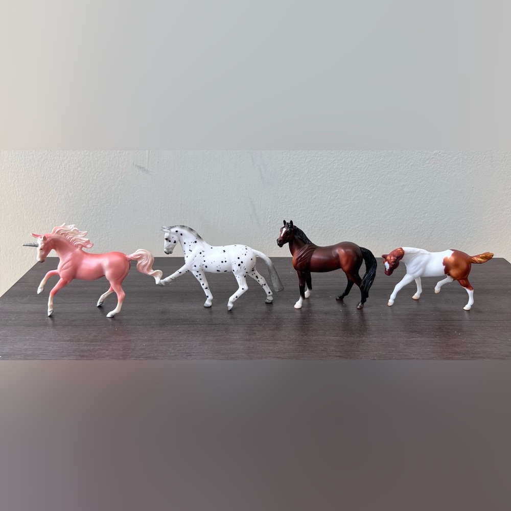 Breyer Stablemates Lot of 4!